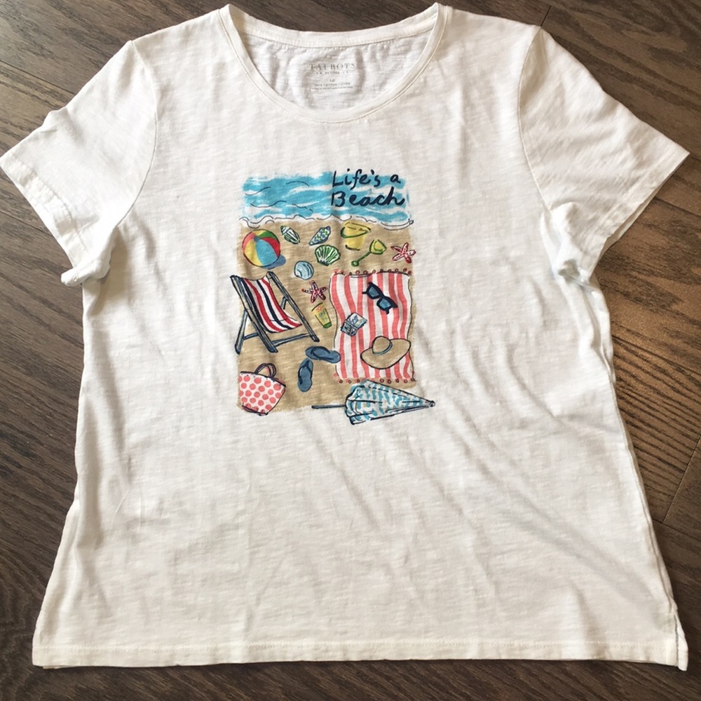 NWOT. Cute Beach Day T-shirt -LP